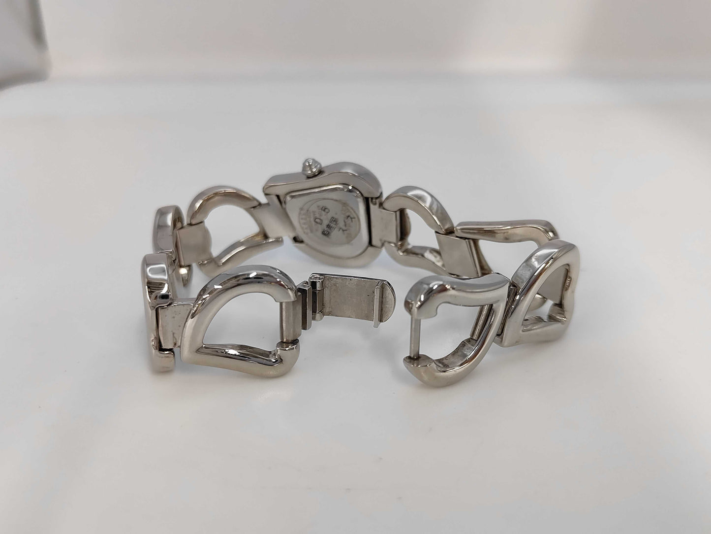 Yves Saint Laurent 4520-H15556 830932 Quartz Women's Watch