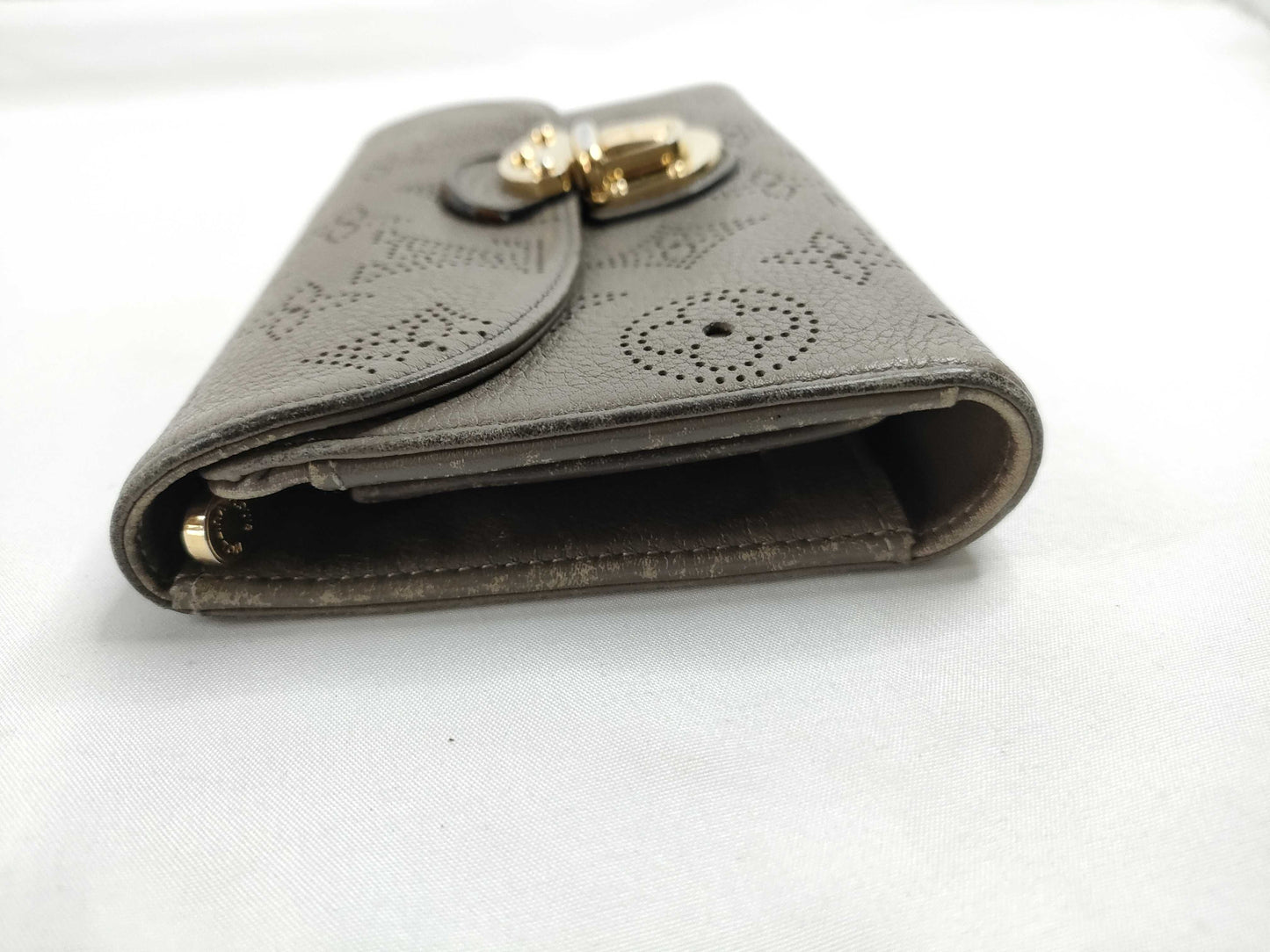 LOUIS VUITTON Mahina Amelia Mahina M58088 TN2132 Wallet