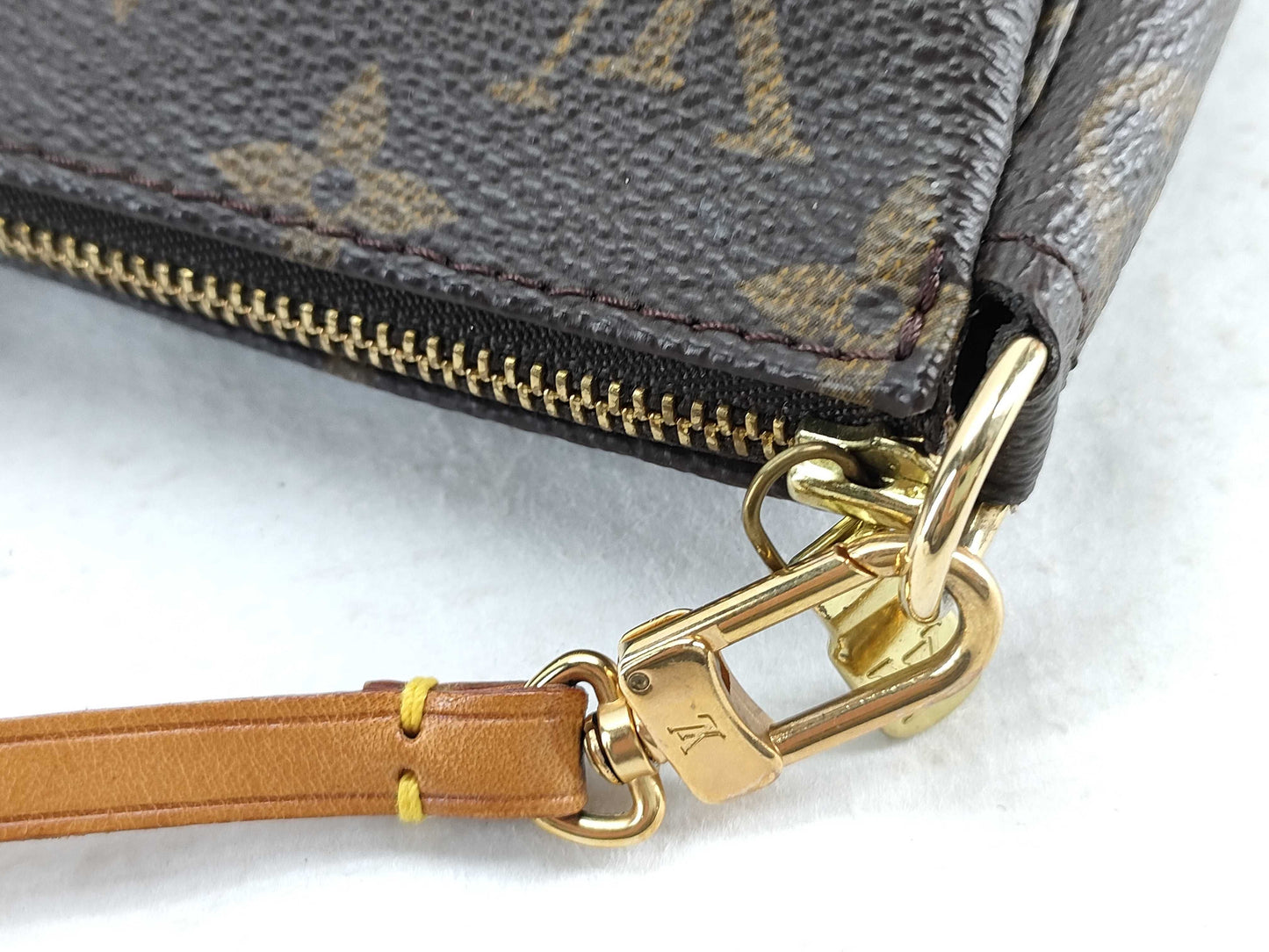 LOUIS VUITTON Monogram Louis Vuitton Bag Pouch Monogram Pochette Accessoires Pouch