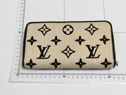 LOUIS VUITTON Monogram Long Wallet