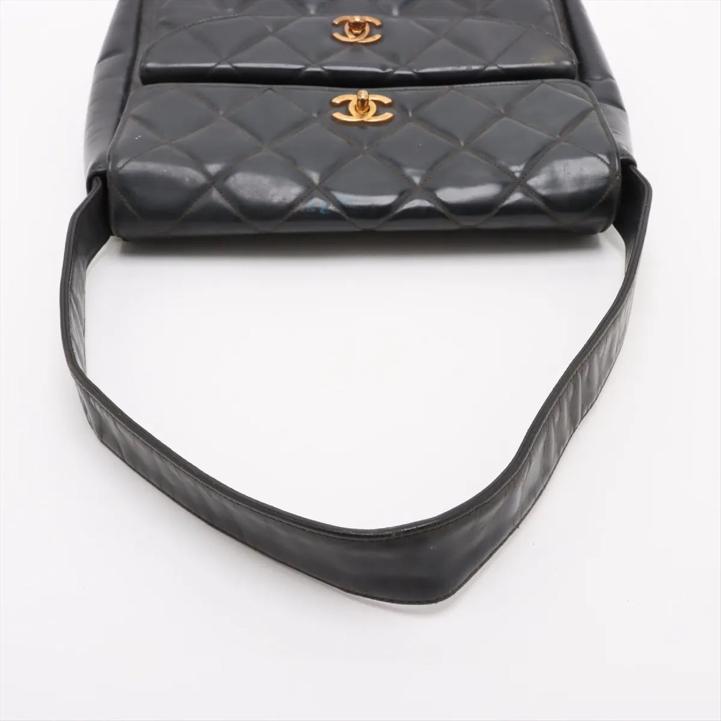 CHANEL Matelasse Leather Shoulder Bag