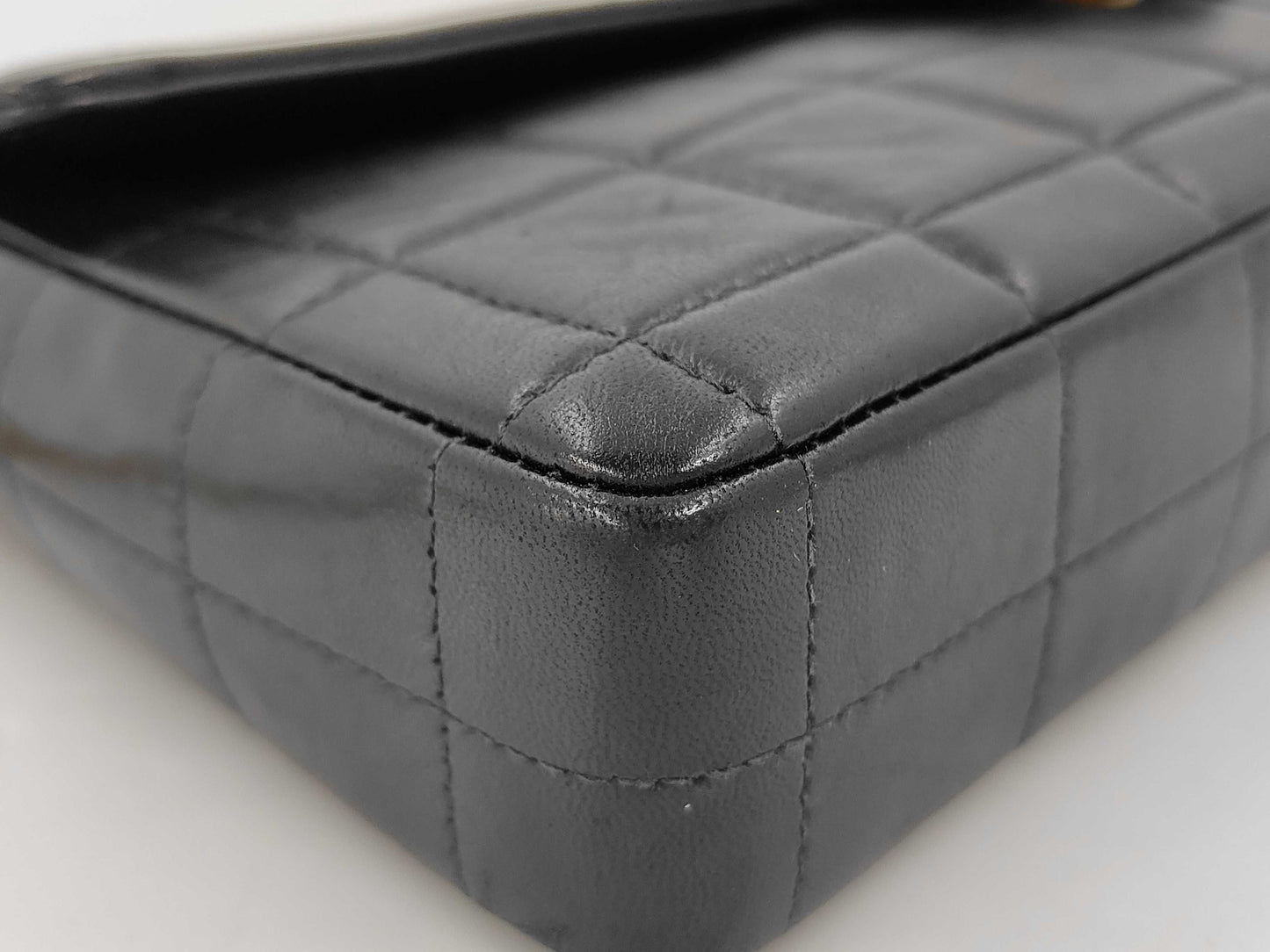 CHANEL Chocolate Bar Chain Shoulder Bag