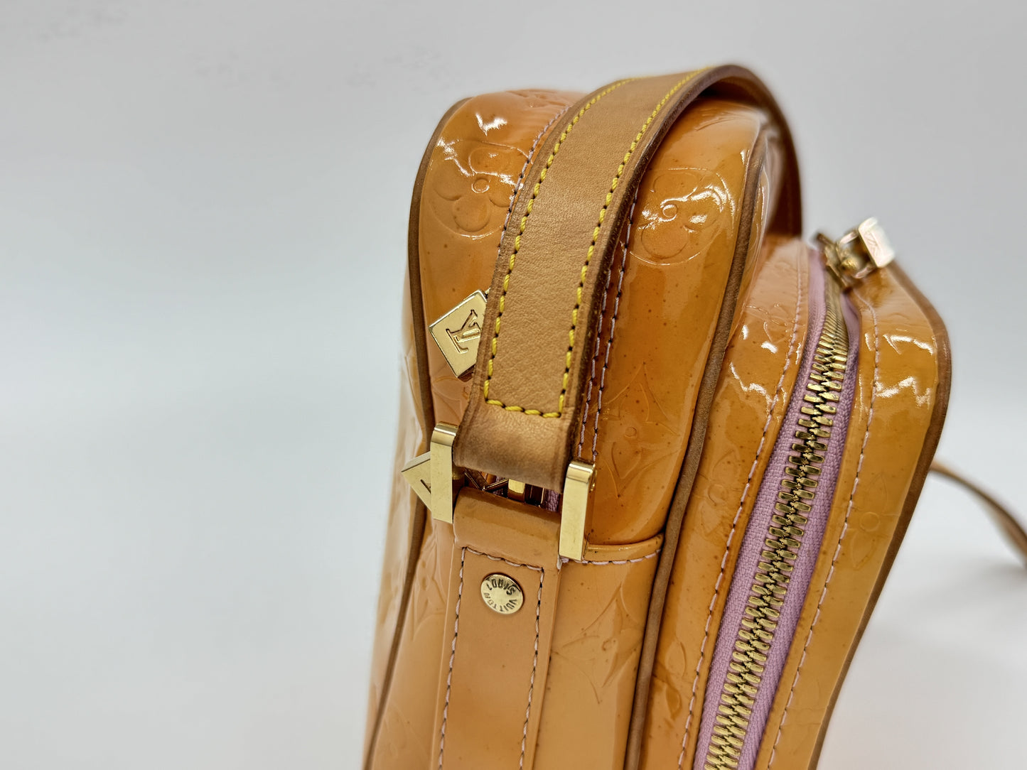 LOUIS VUITTON Worcester Pink Shoulder Bag