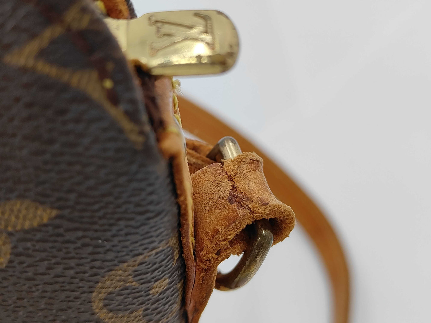 LOUIS VUITTON M51290 Monogram Drouot Shoulder Bag
