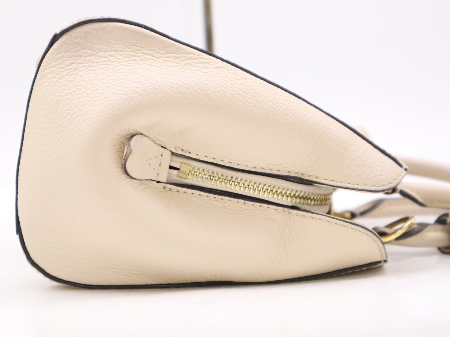 LOUIS VUITTON M50880 Empreinte Montaigne BB White Handbag with Shoulder Strap, Padlock, Two Keys, Cloche, and Poignier Closure