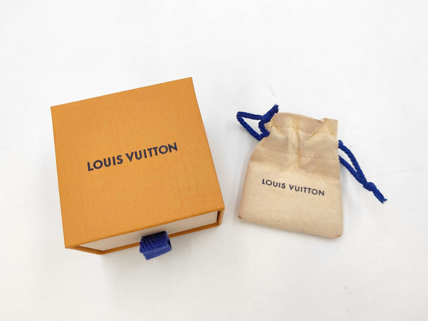 LOUIS VUITTON M1604S Set Ring Lady LV Ring with Box and Dust Bag