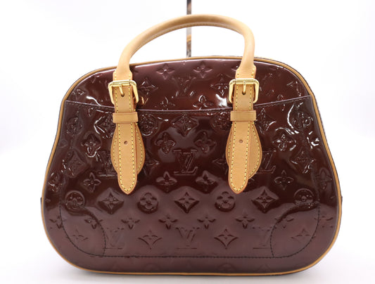 LOUIS VUITTON M93516 Vernis Summit Drive Amaranth Handbag