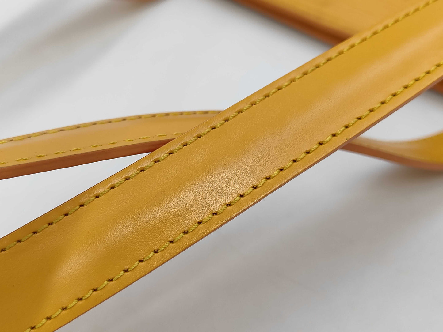 LOUIS VUITTON M52289 Epi-Lussac Tassili Yellow Shoulder Bag