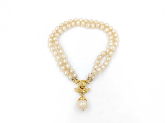 CHANEL Pearl Turnlock Necklace