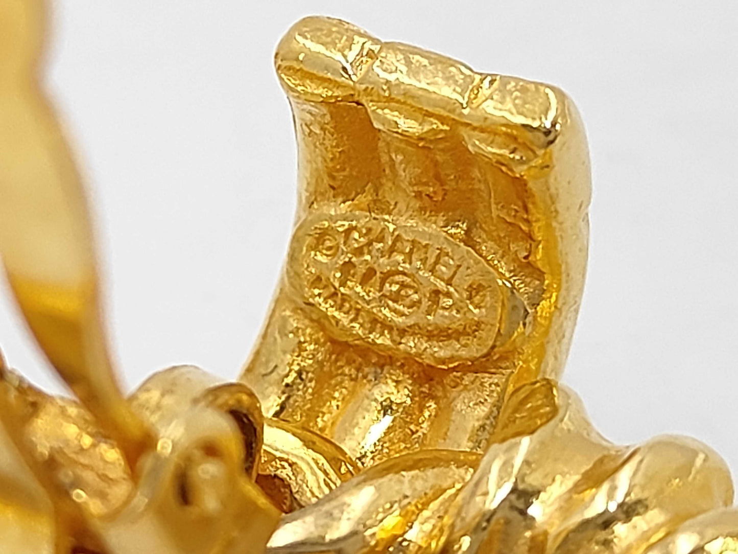 CHANEL Chanel Swing Gold Earrings