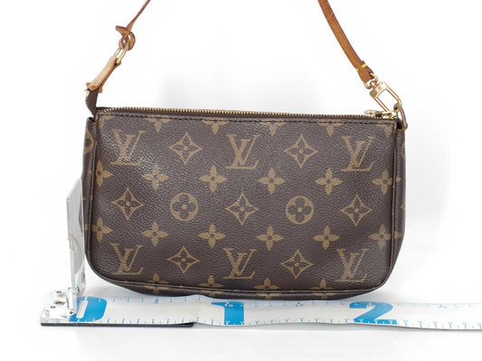 LOUIS VUITTON Monogram Louis Vuitton Monogram Pochette Accessoires Pouch