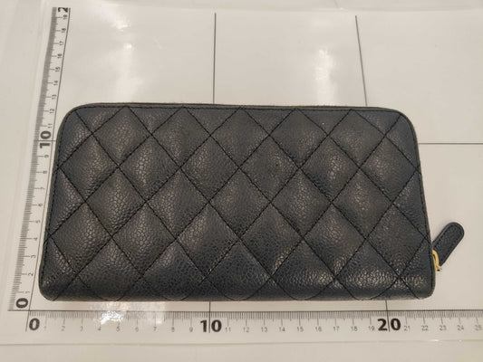 CHANEL Matelasse Caviar Leather Round Zip Wallet in Black with Gold Hardware, 22666637, Card/Stickers