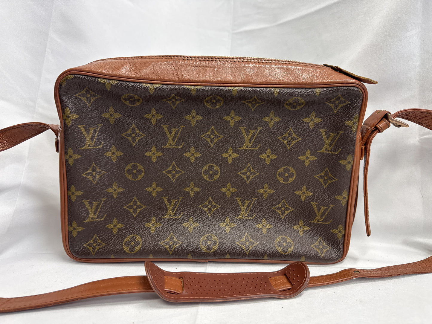 LOUIS VUITTON Sac Bandouliere Shoulder Bag