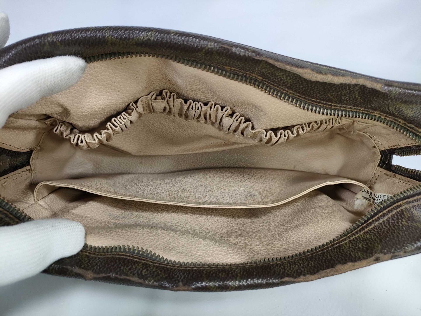 LOUIS VUITTON Monogram True Towel Pouch with Pull-Out Closure