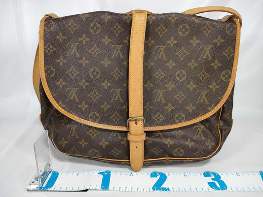 LOUIS VUITTON Monogram Saumur 30 Shoulder Bag 8907VI