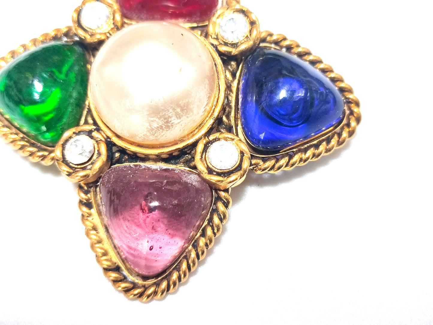 CHANEL Gripoir Rhinestone Pearl 23 Brooch