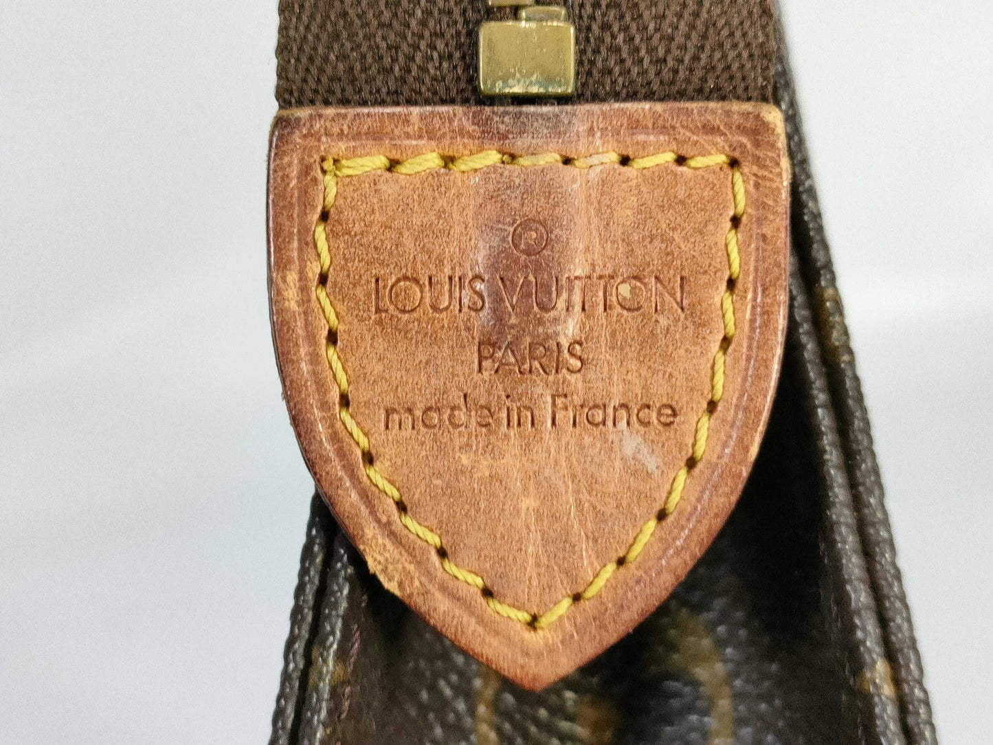 LOUIS VUITTON Monogram Louis Vuitton Poche Toilette 19 Monogram Pouch M47544