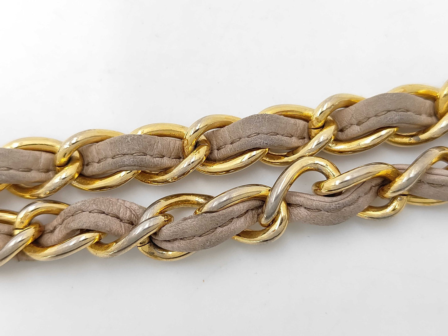 CHANEL Chain Shoulder Bag