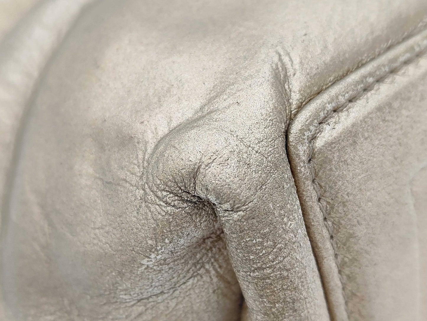 CHANEL Coco Cocoon Hand Leather Gold Handbag