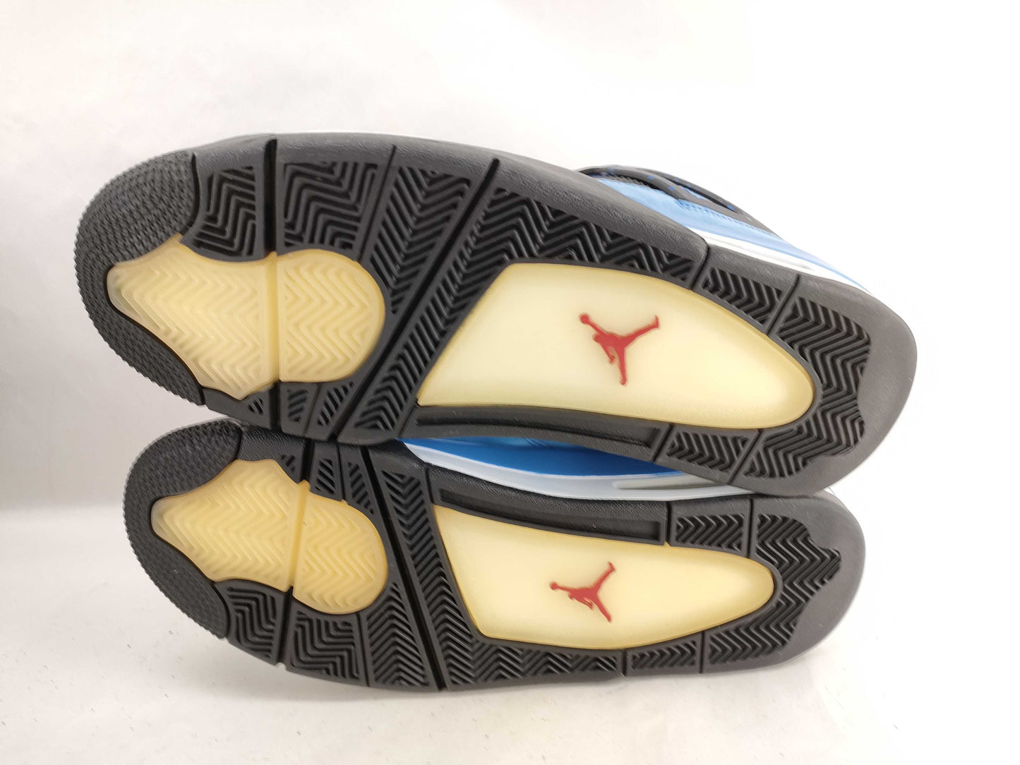 NIKE 308497-406 Travis Retro 4 Sneakers