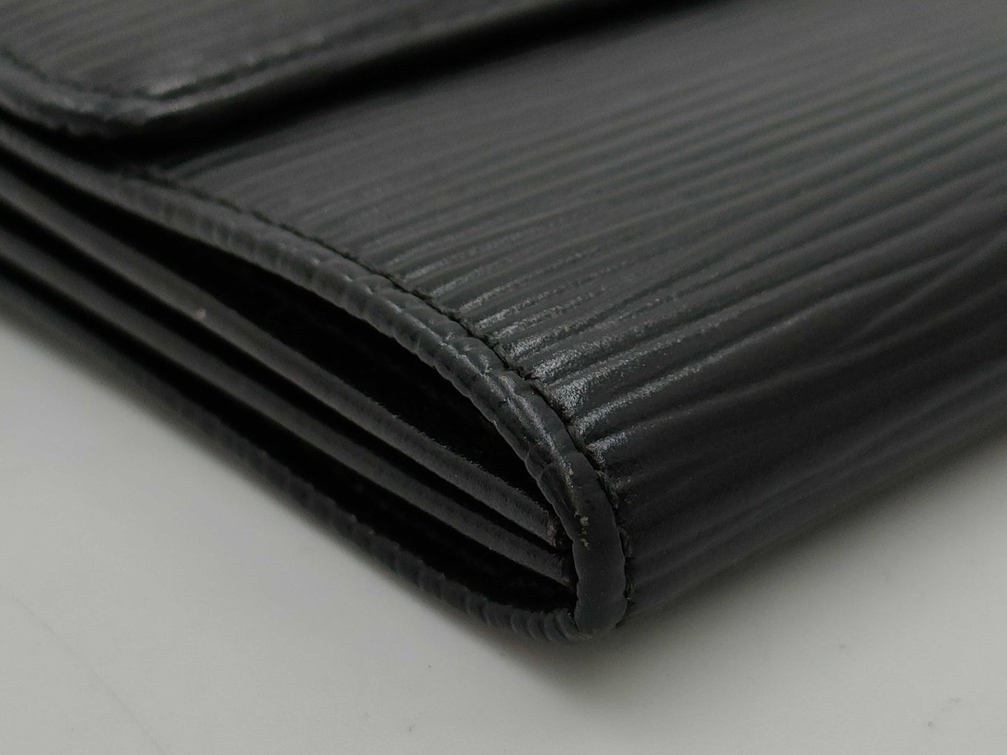 LOUIS VUITTON Epi Portefeuille Sarah Wallet