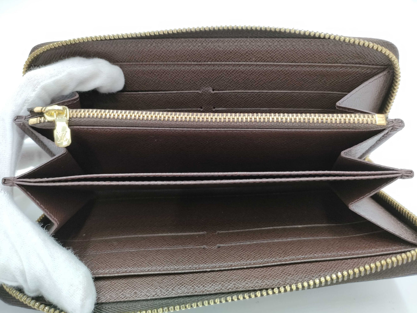 LOUIS VUITTON Damier Zippy Wallet