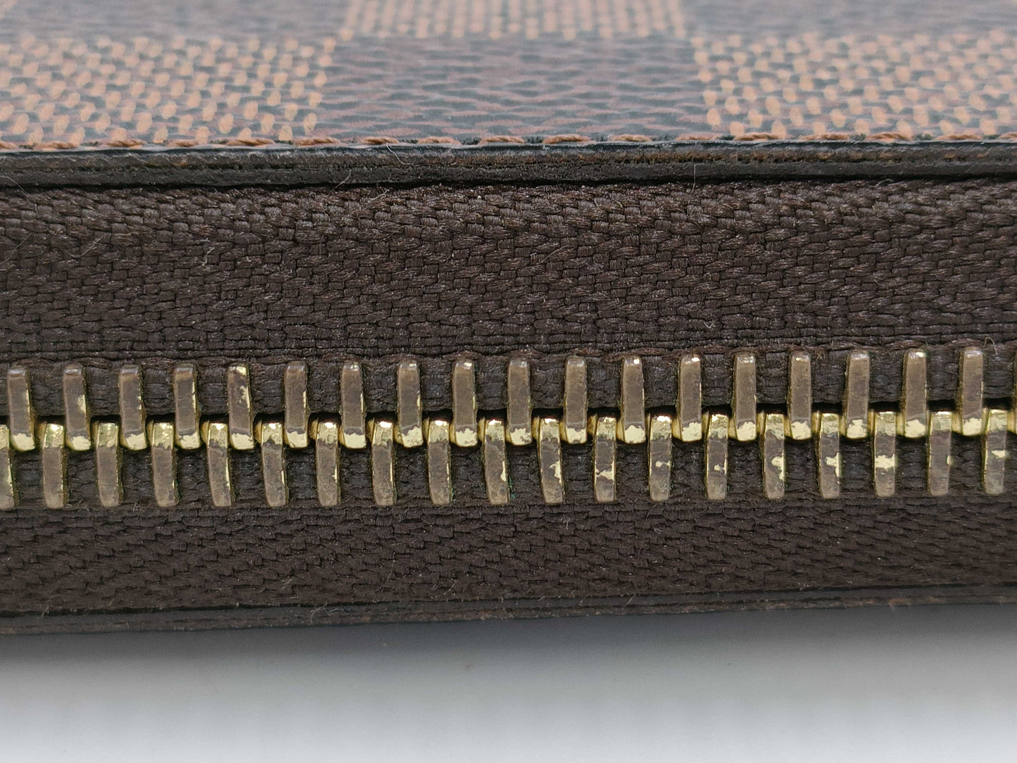 LOUIS VUITTON Damier Zippy Wallet