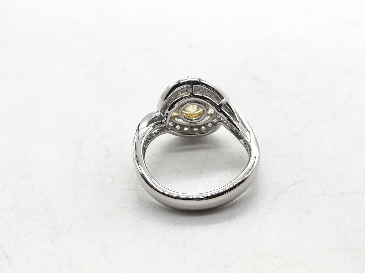 D2.079ct Diamond 750 6.9g Ring