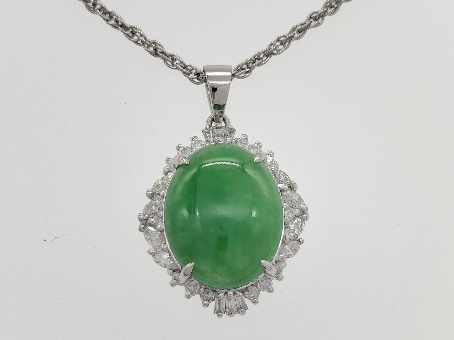 8.15ct Jadeite D0.65ct Pt900/850 12.2g Necklace
