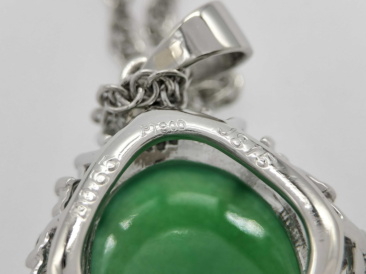 8.15ct Jadeite D0.65ct Pt900/850 12.2g Necklace