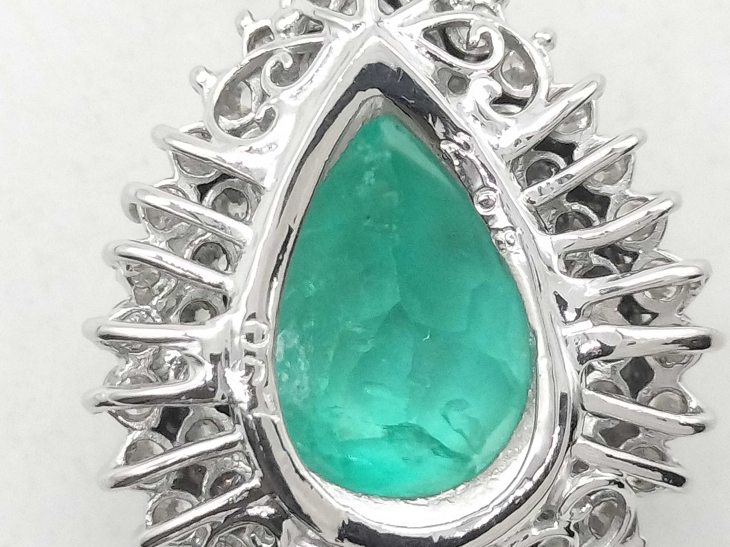 E2.08ct D0.67ct PT900 6.5g Pendant Top