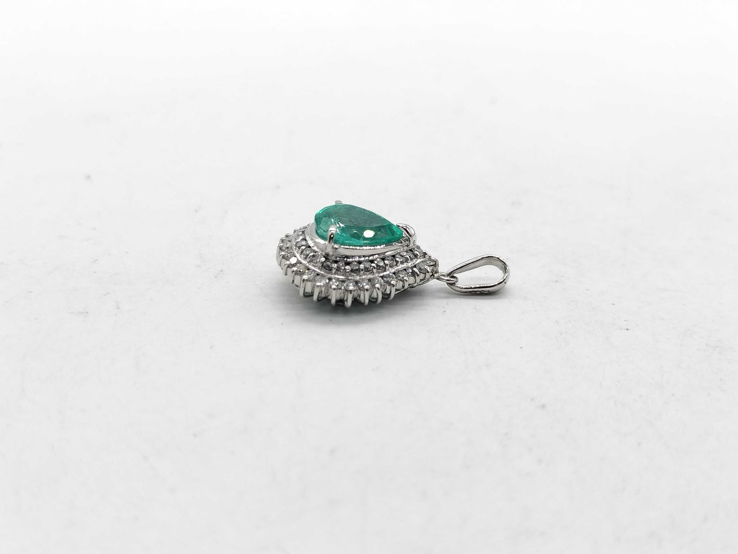 E2.08ct D0.67ct PT900 6.5g Pendant Top