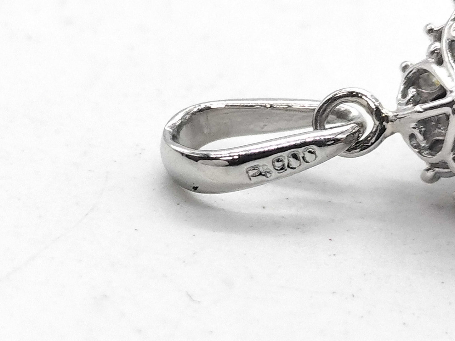E2.08ct D0.67ct PT900 6.5g Pendant Top