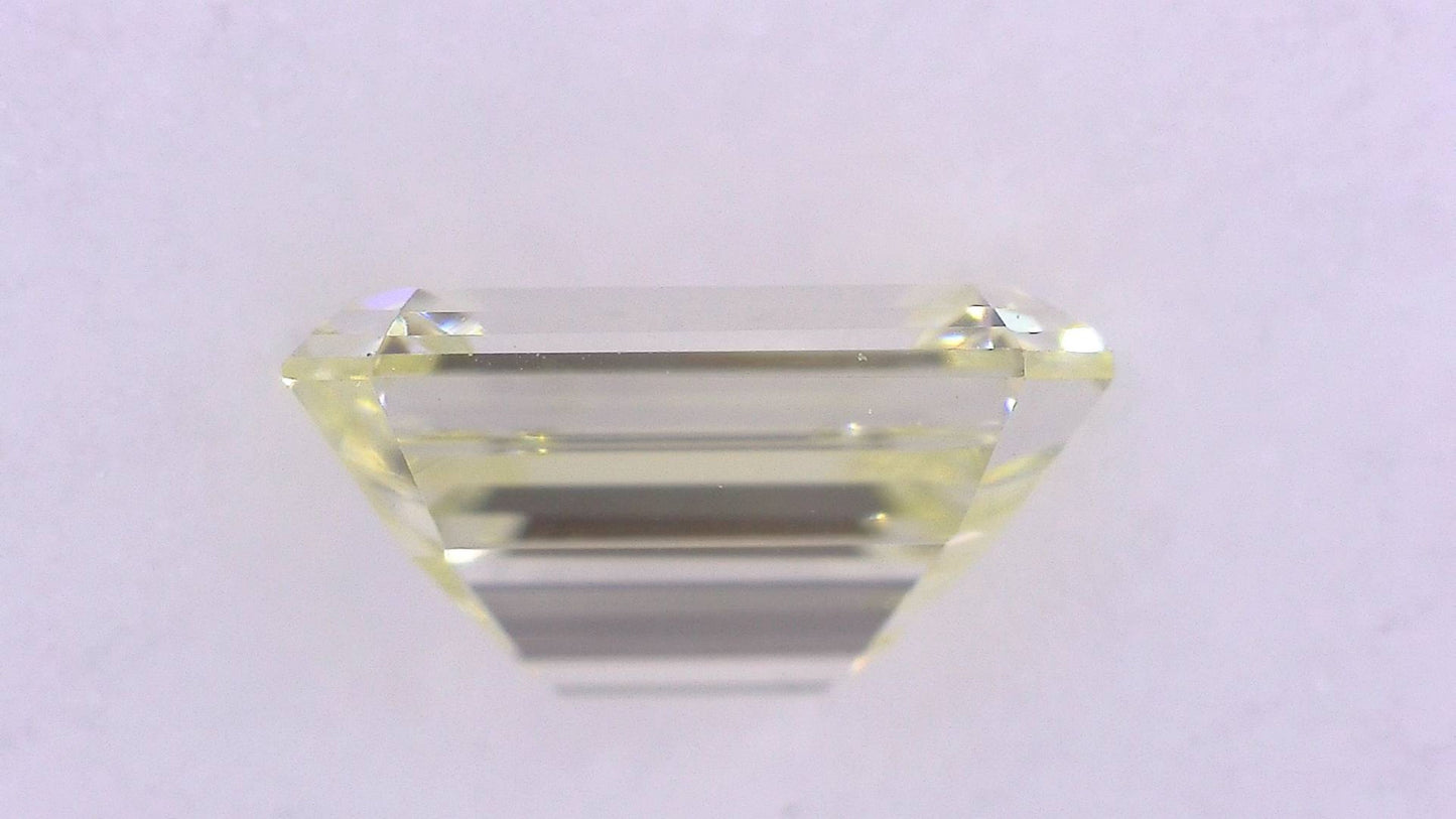 0.455ct UNDER N) VERY LIGHT YELLOW VS-1 ****/GD/GD MEDIUM BLUE NATURAL 5.21-3.70X2.63mm EM Diamond Loose