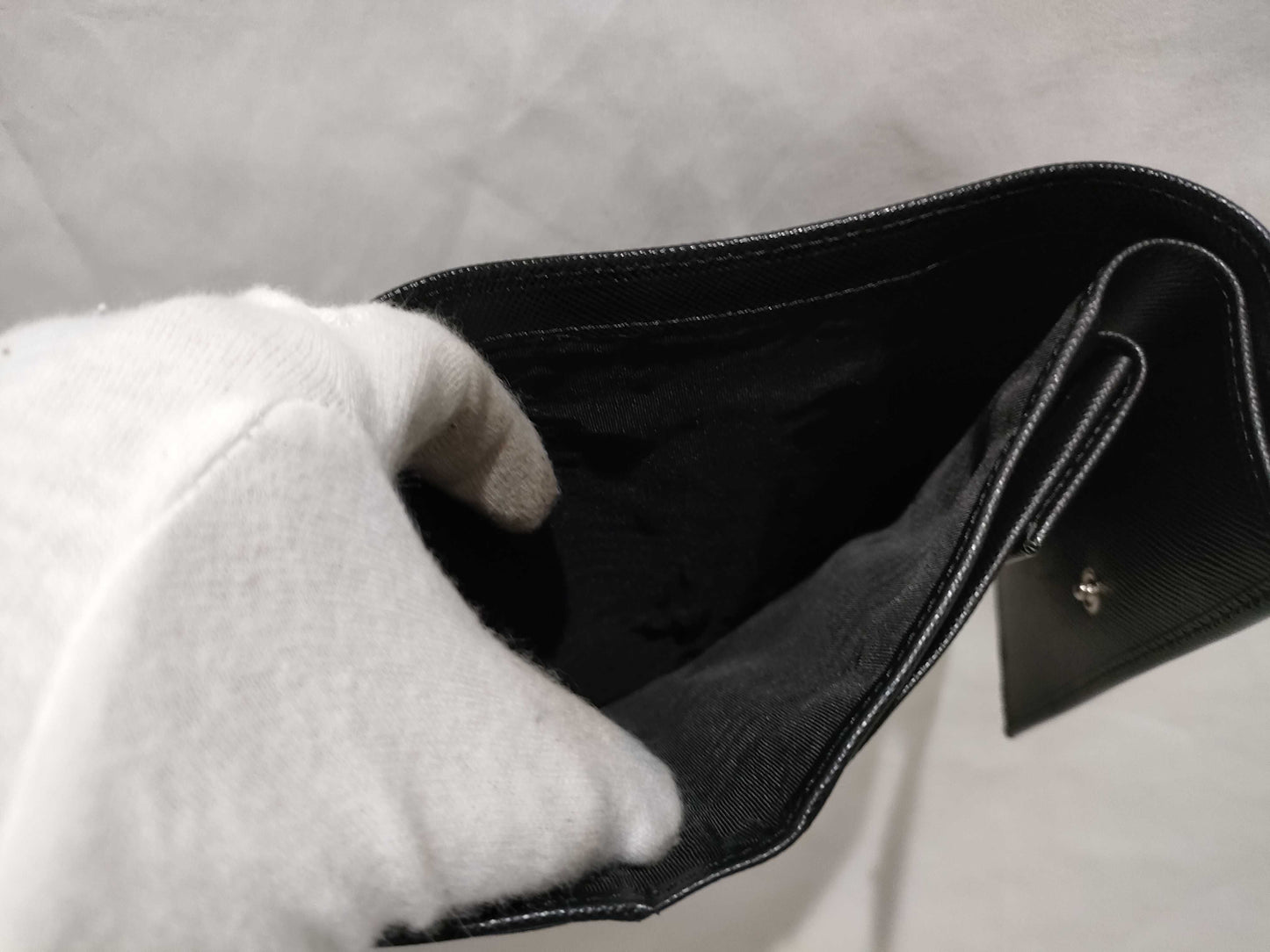 PRADA Saffiano Trifold Wallet