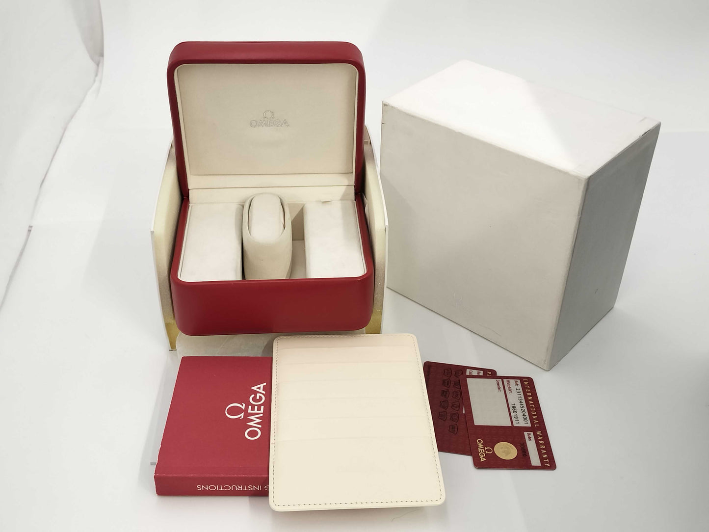 OMEGA 231.13.44.52.04.001 78601911 Automatic White Dial Men's Watch