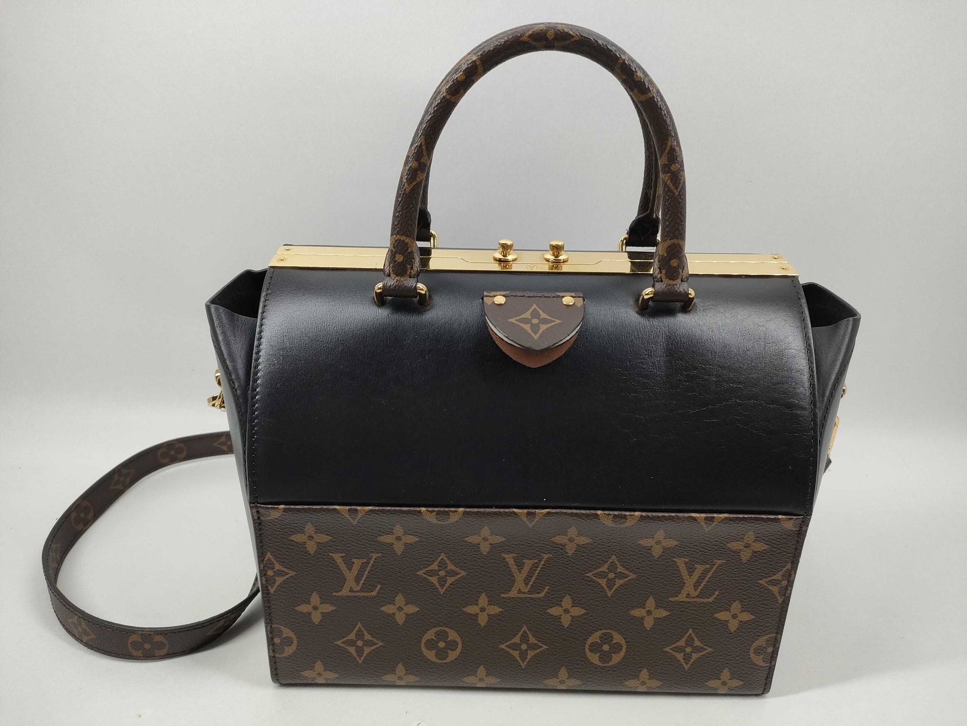 LOUIS VUITTON Doctor 25 FO2128 M51468 Handbag