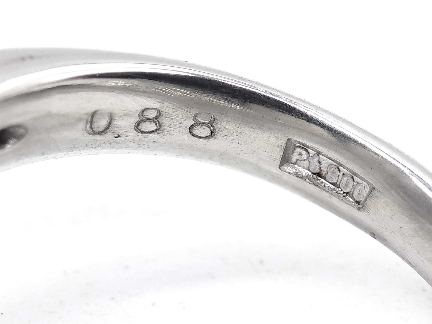 AX 0.88ct D 1.68ct Pt900 8.5g Ring