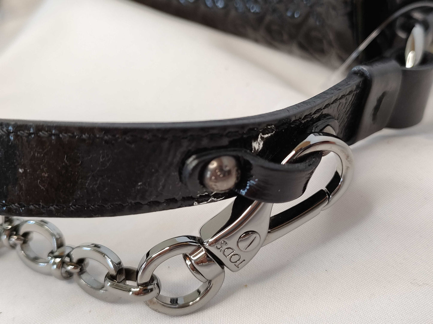 TODS Patent Chien Handbag