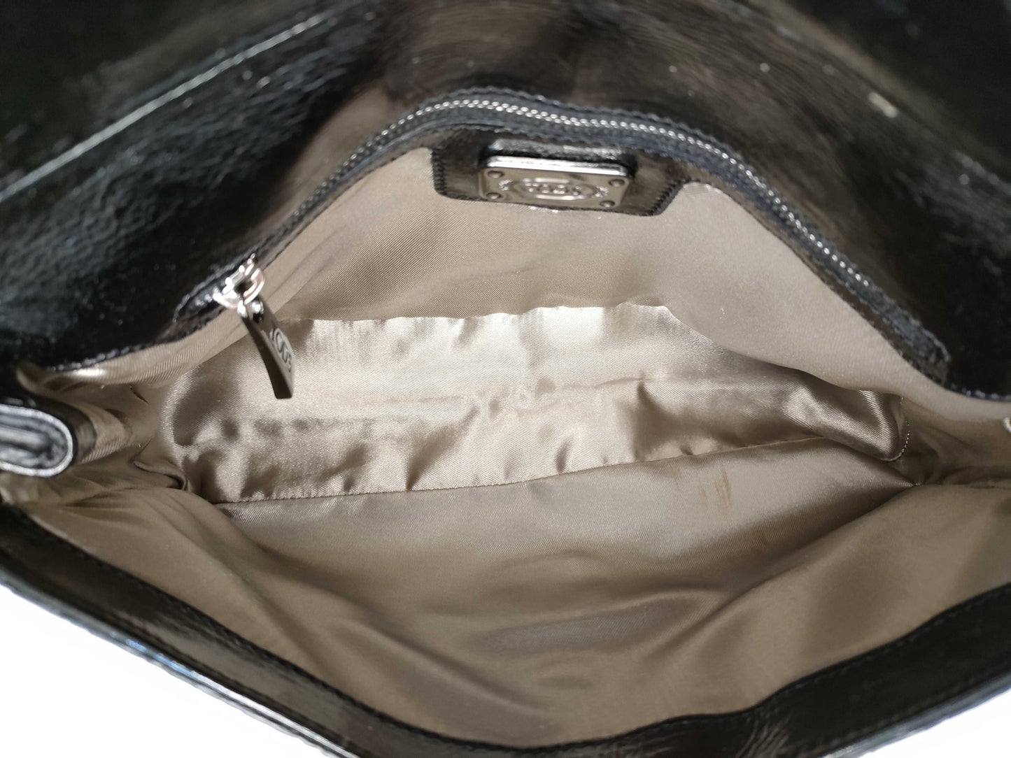 TODS Patent Chien Handbag