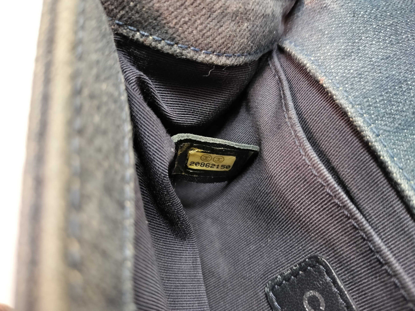 CHANEL Boy Chanel Chevron Denim Shoulder Bag 20862150