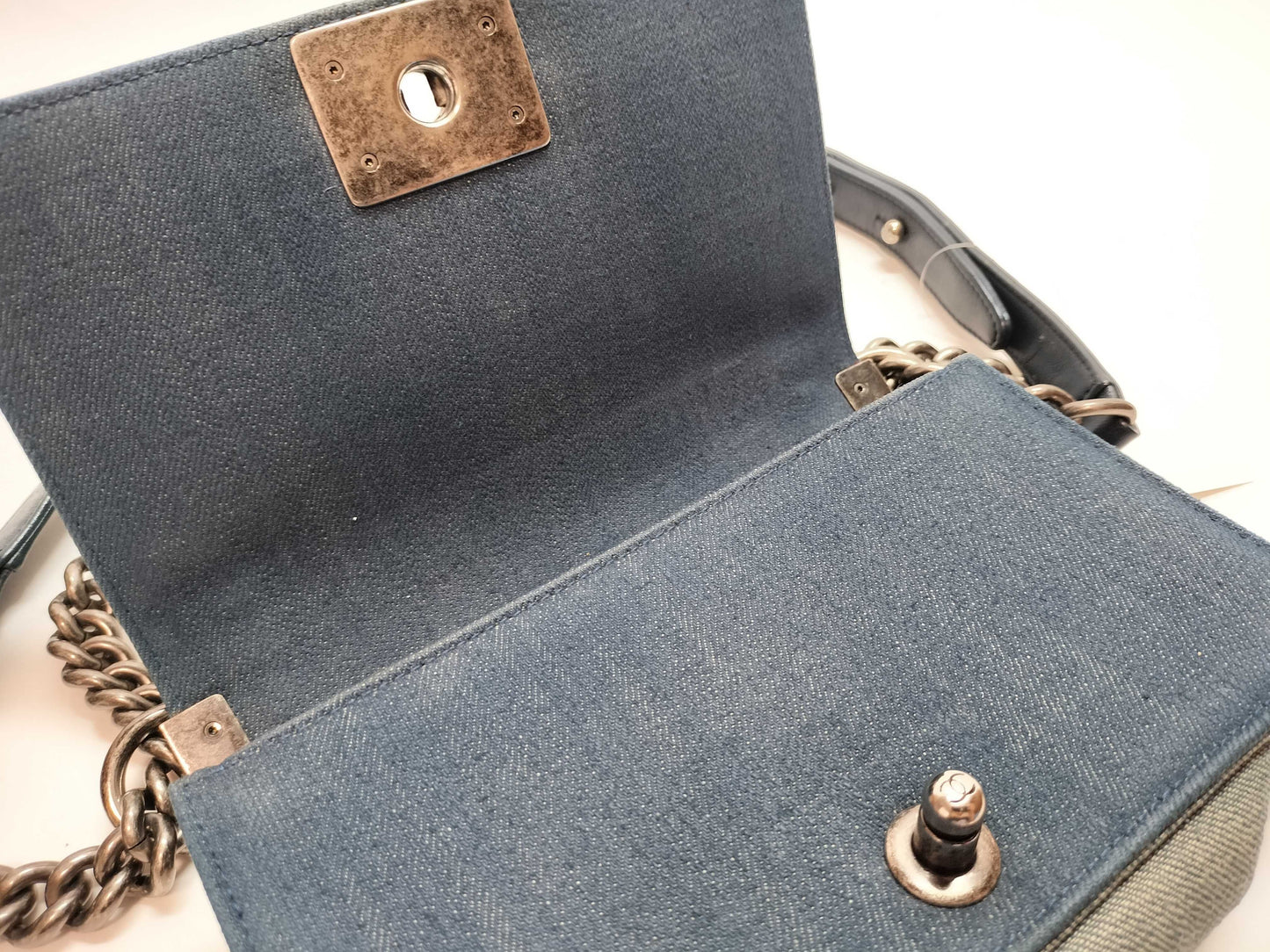 CHANEL Boy Chanel Chevron Denim Shoulder Bag 20862150