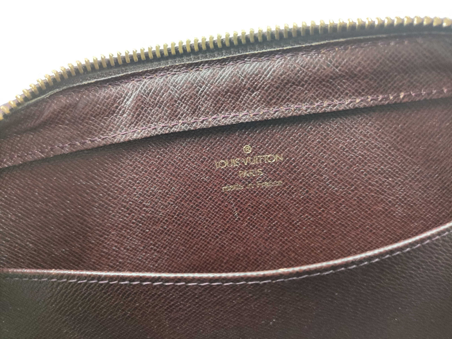 LOUIS VUITTON M30188 Taiga Baikal Second Bag