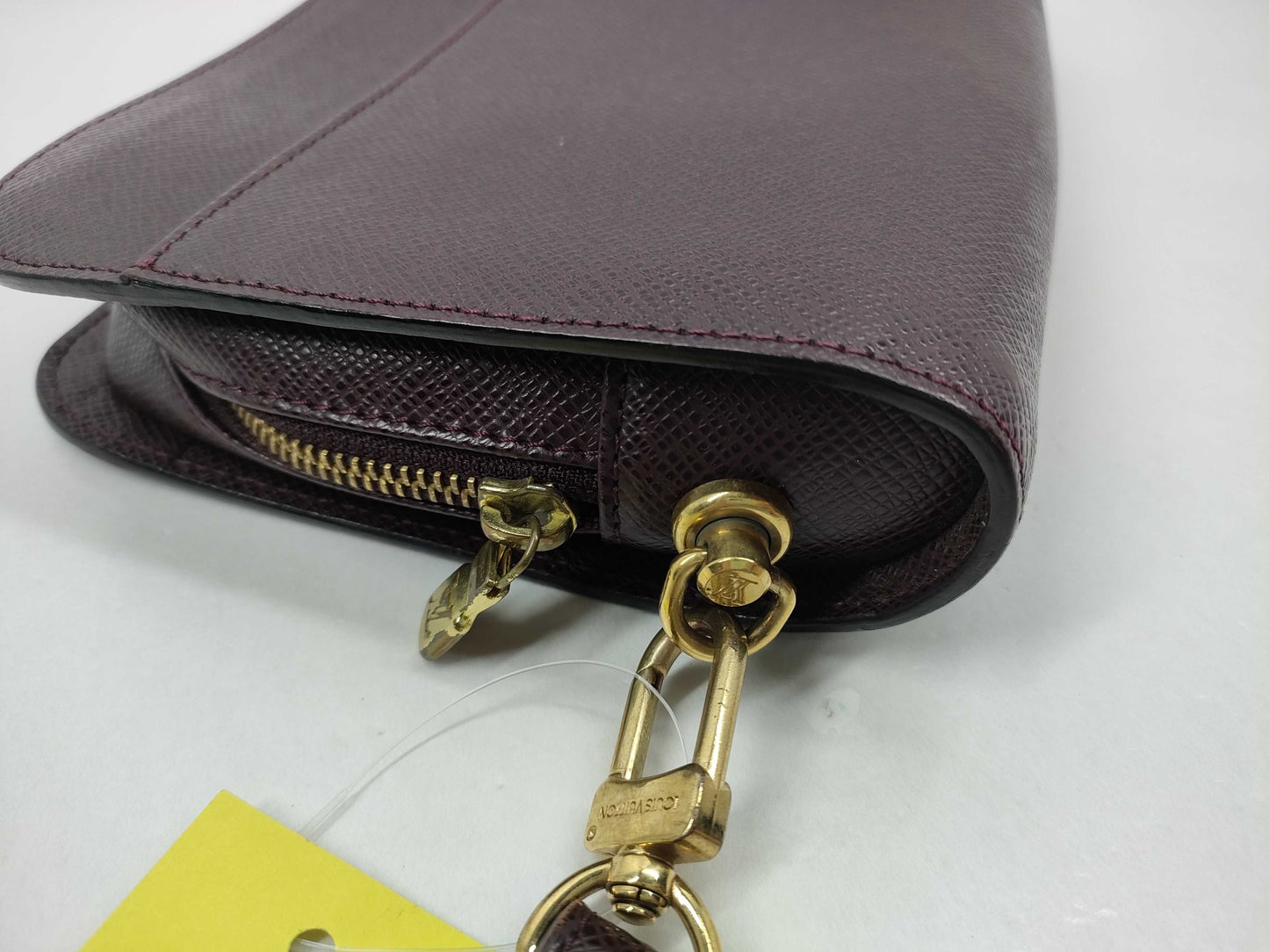 LOUIS VUITTON M30188 Taiga Baikal Second Bag