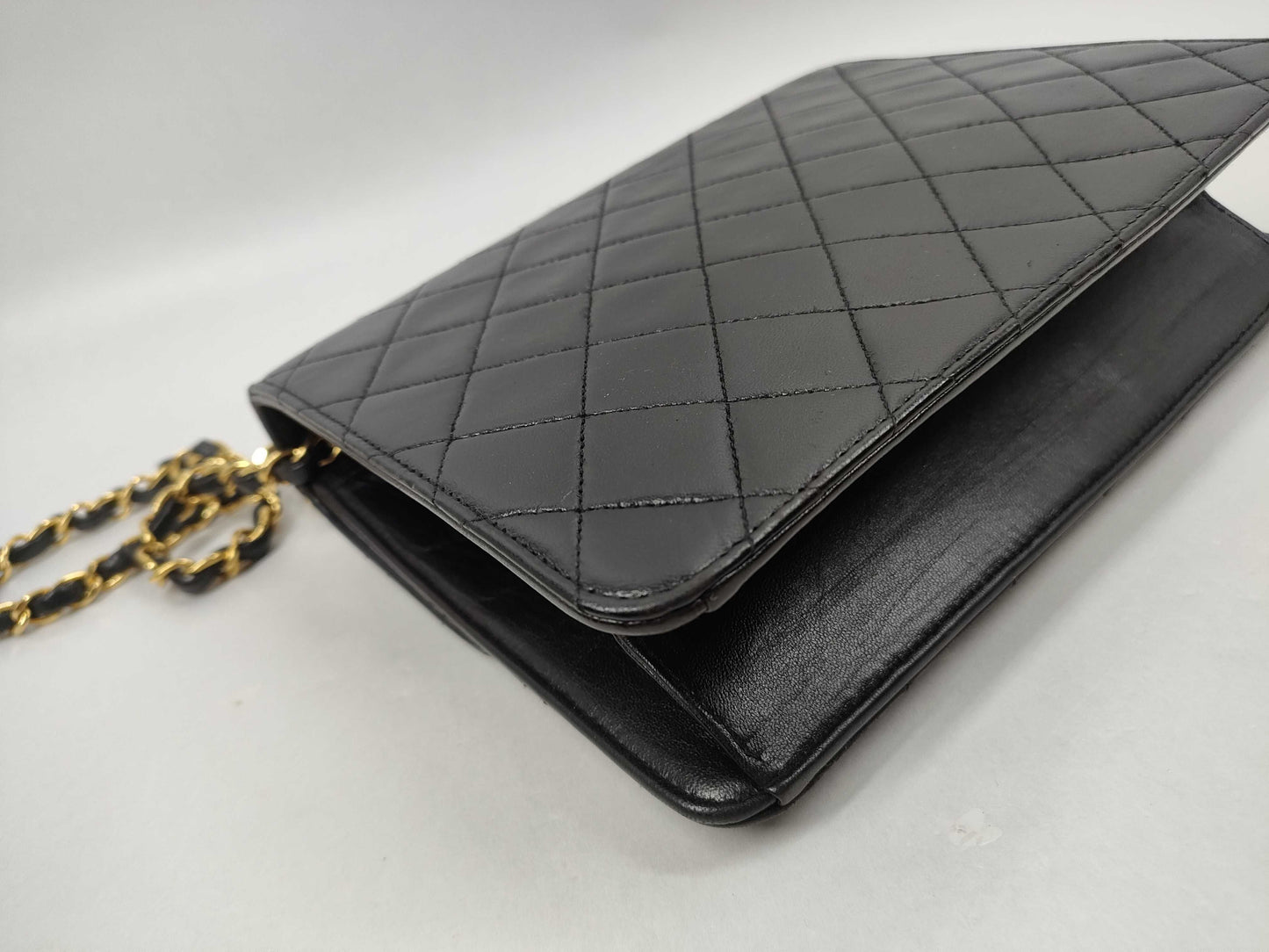 CHANEL Lambskin Matelasse 22 S Flap S Chain Push Lock Gold Shoulder Bag
