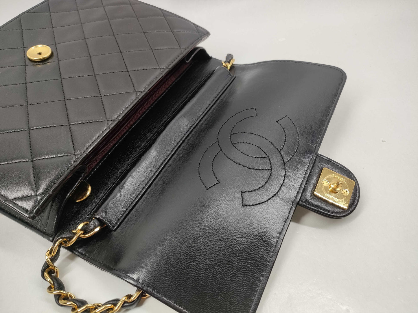 CHANEL Lambskin Matelasse 22 S Flap S Chain Push Lock Gold Shoulder Bag