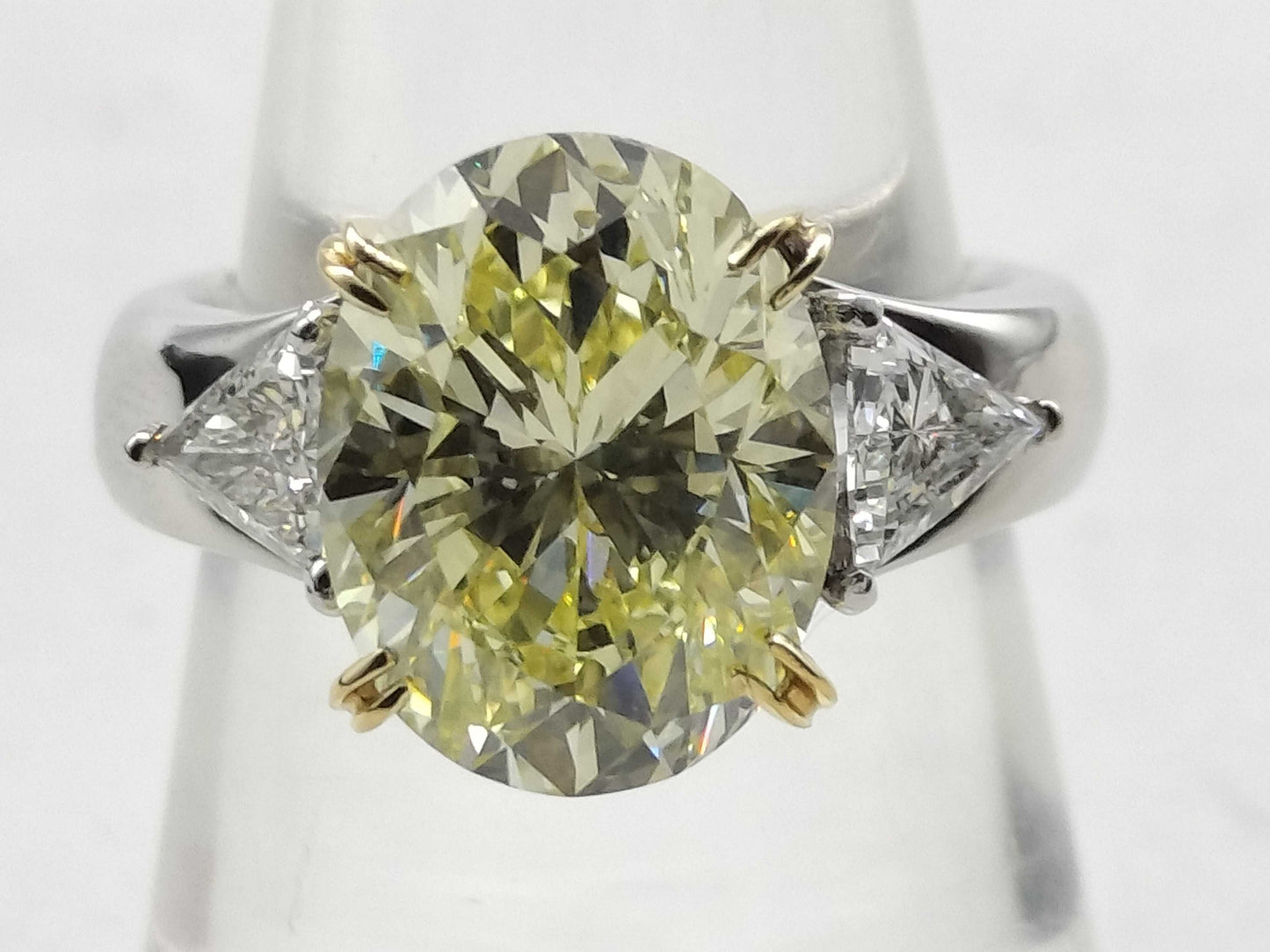 D5.590ct FD0.56ct PT900/K18 13..1g Ring