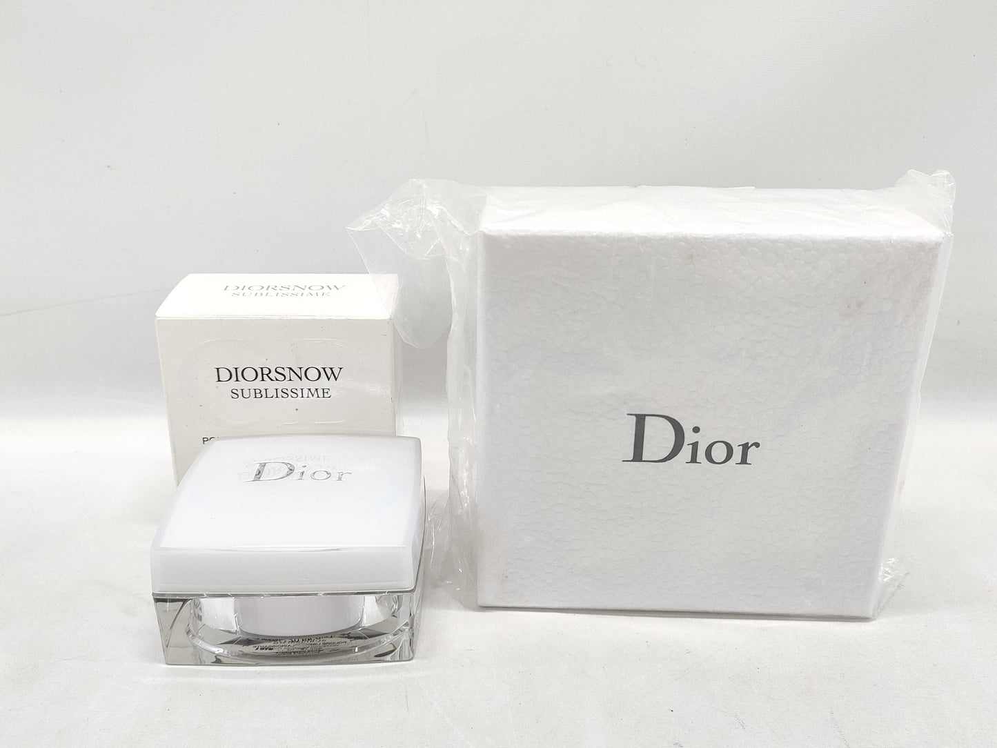 Dior Whitening Powder * Silky Soap 2 pieces Other accessories