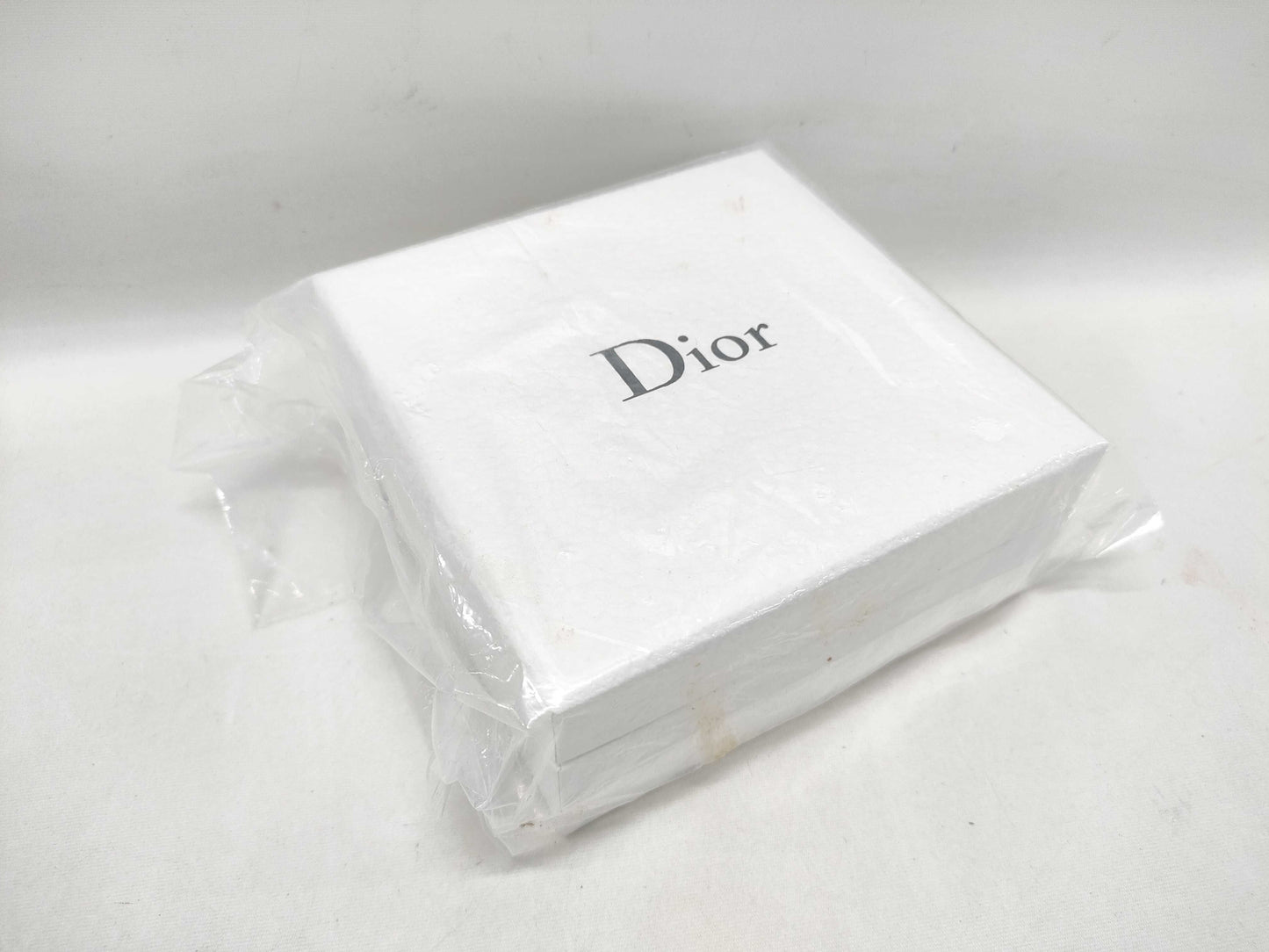 Dior Whitening Powder * Silky Soap 2 pieces Other accessories