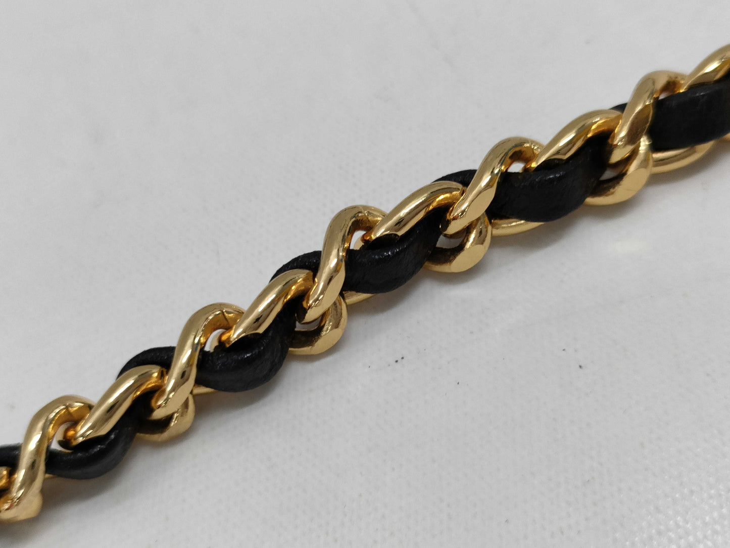 CHANEL Caviar Skin Chain Wallet Shoulder Bag